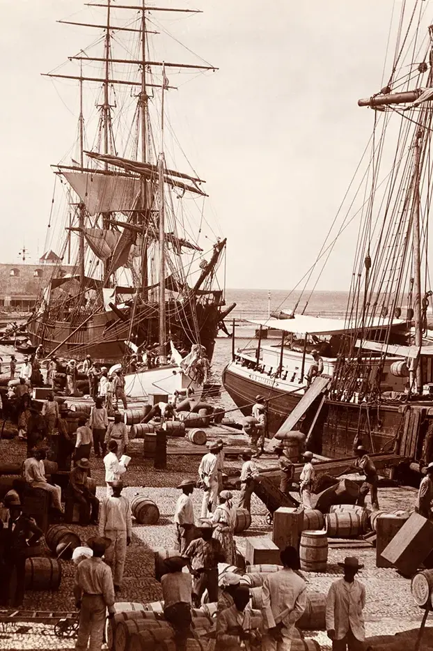 Schepen aan de Handelskade in Willemstad, Curaçao